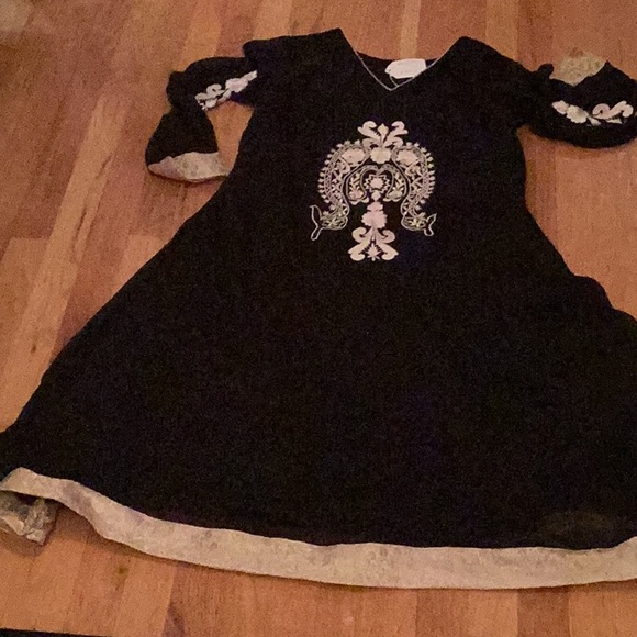 Ladies Salwar kameez suit - Picture 2 of 6